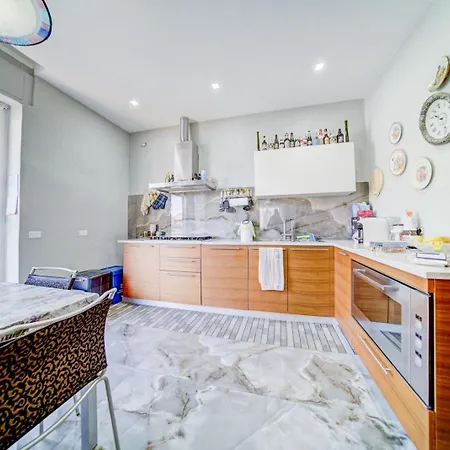 A Casa Di Fanalb - Franca Alloggio in famiglia Lisanza